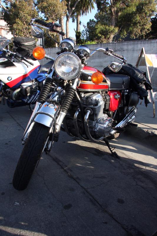 M09_3801.jpg - And a cleaner example of a CB 750